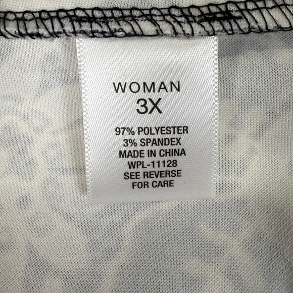 Roz & Ali Black Pencil Skirt with White Floral Printed Lace Plus Size 3X - Picture 6 of 7